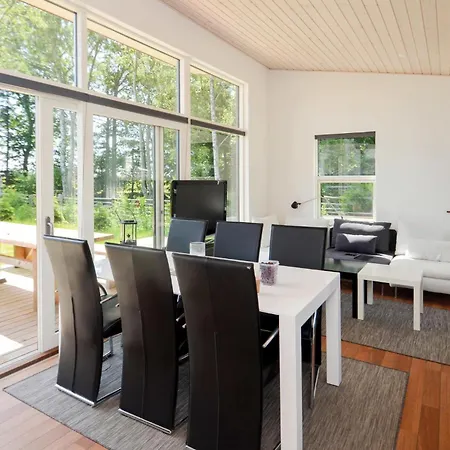2 Bedroom Cozy In Vaeggerlose Bøtø By
