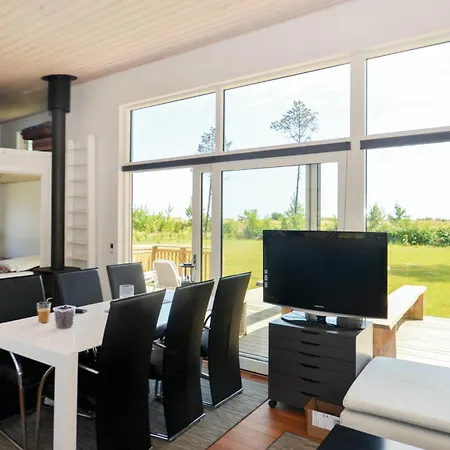 2 Bedroom Cozy In Vaeggerlose Tatil Evi