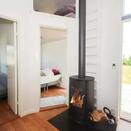 2 Bedroom Cozy In Vaeggerlose Tatil Evi Bøtø By