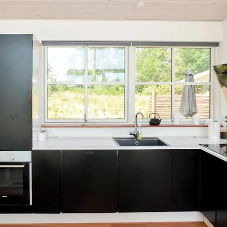 2 Bedroom Cozy In Vaeggerlose * Bøtø By
